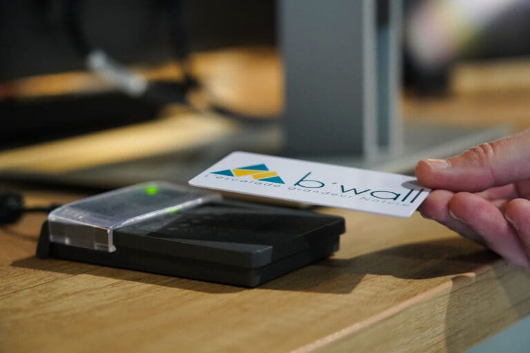 carte b wall
